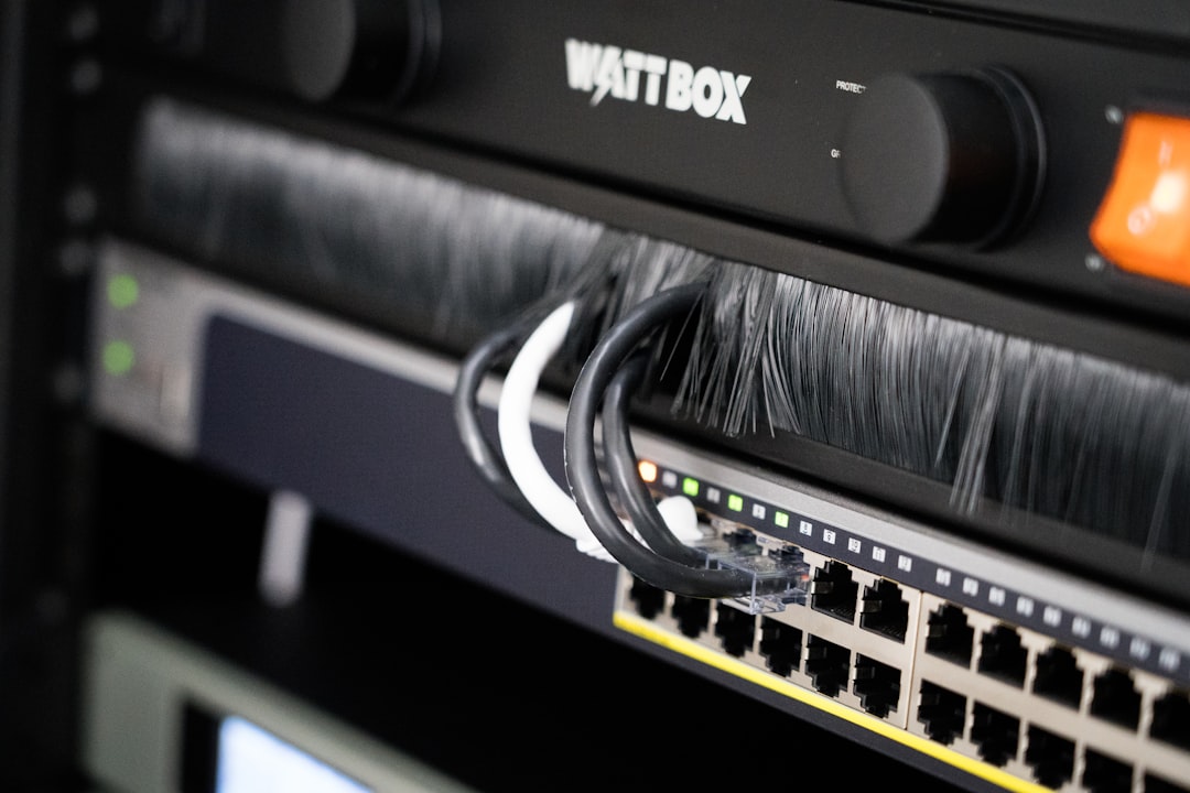 Como o projeto do cabeamento estruturado é calculado: rotas, topologia e desempenho — network patch panel